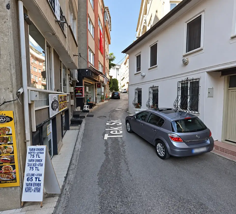 Street outside Petek Hotel in old Bursa